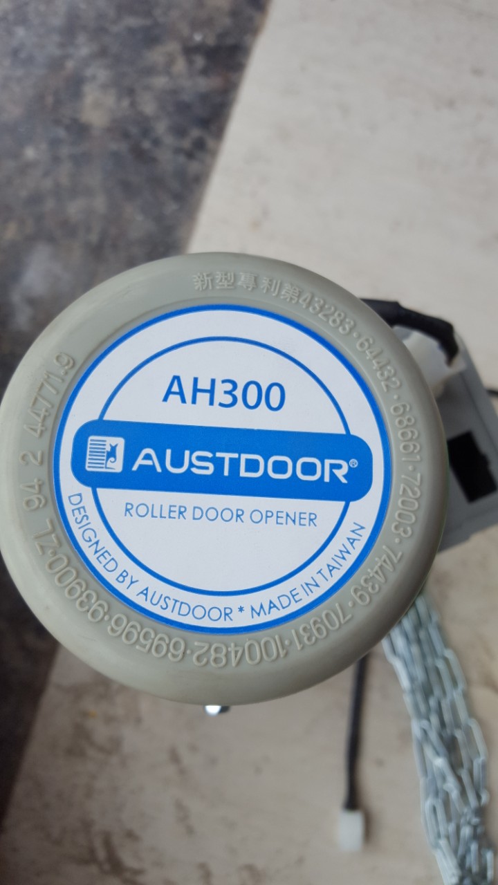 motor_cua_cuon_austdoor_ah300a_5