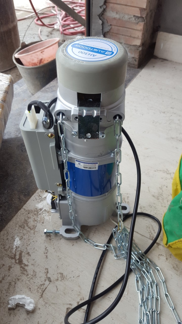 motor_cua_cuon_austdoor_ah300a_6